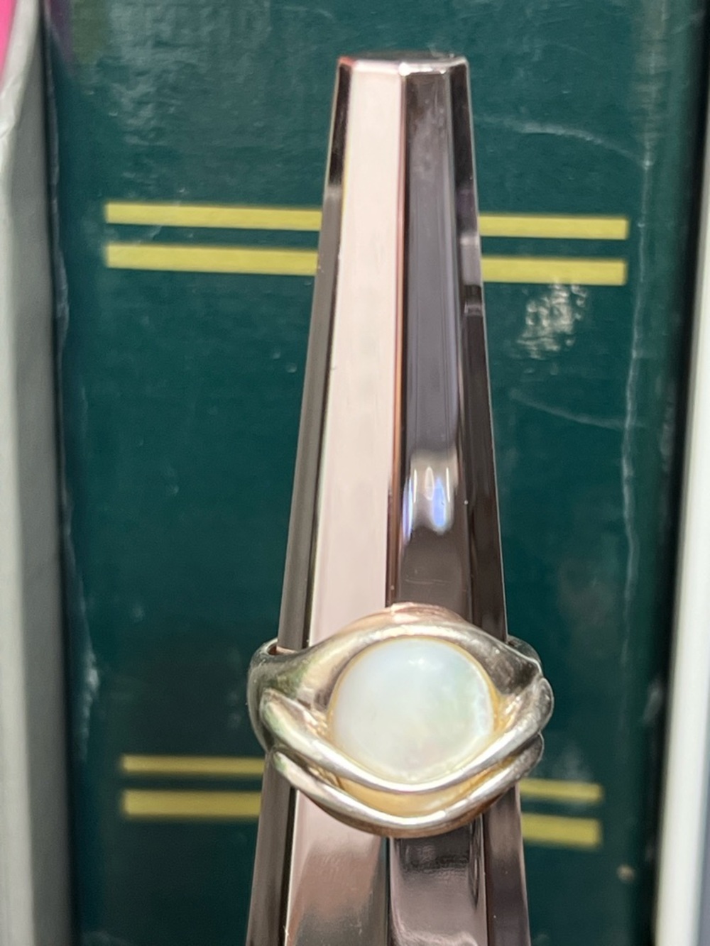 Vintage sterling silver mother of pearl ring